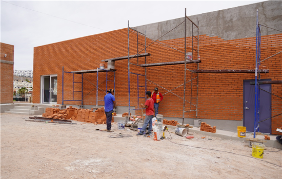 REPORTA MUNICIPIO AVANCE DEL 85% EN CONSTRUCCIÓN DE AUDITORIO DE USOS MÚLTIPLES DEL CENTRO SAN QUINTÍN
