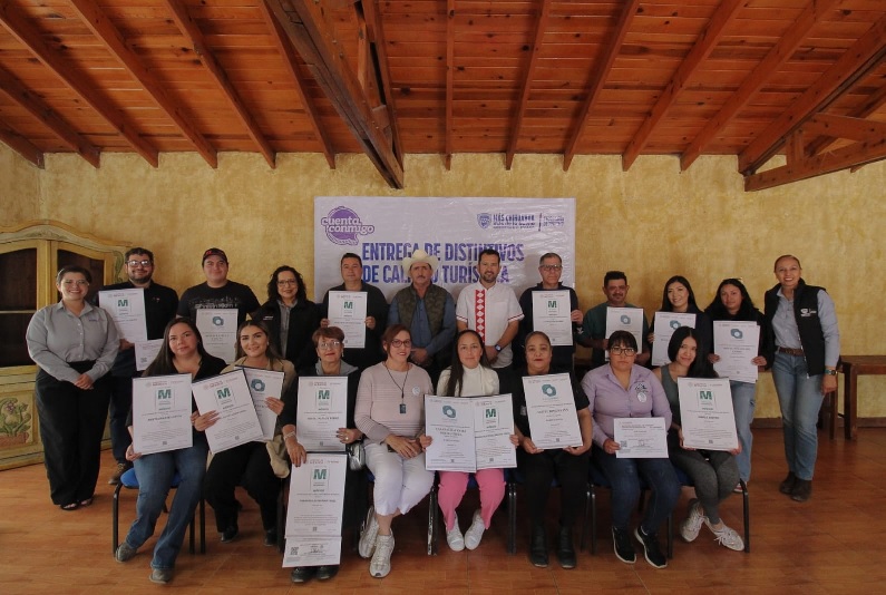ENTREGAN DISTINTIVOS DE CALIDAD TURÍSTICA EN EL PUEBLO MÁGICO DE CREEL
