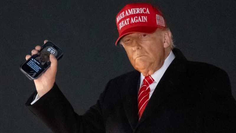 LA FAMILIA DE DONALD TRUMP LANZARÁ SU PROPIO CELULAR DORADO