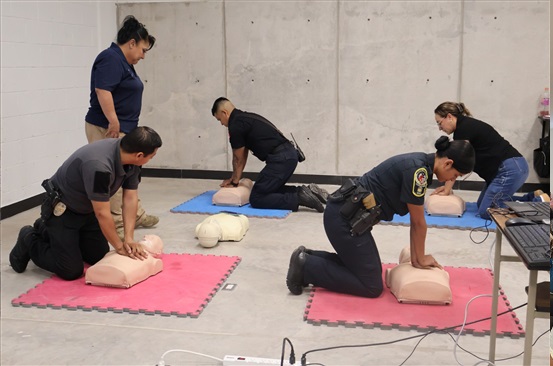 CAPACITAN A POLICÍAS MUNICIPALES Y BOMBEROS EN ATENCIÓN MÉDICA PARA PRIMEROS RESPONDIENTES