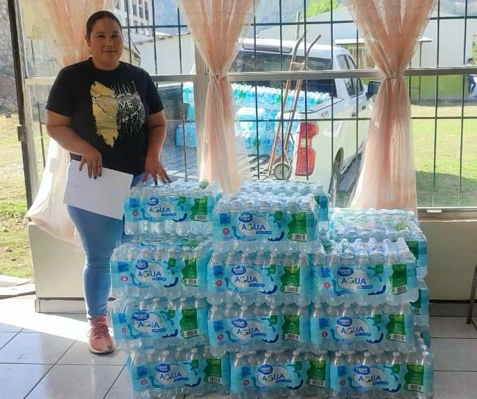 ENTREGA COESPRIS MÁS DE 4 MIL LITROS DE AGUA PURIFICADA EN CEROCAHUI Y BAHUICHIVO