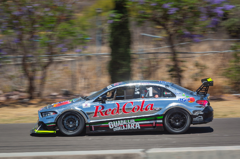 SALVADOR DE ALBA JR., LLEGA A SUELO HIDROCÁLIDO LIDERANDO SÓLIDAMENTE LA GTM PRO 1 DE SÚPER COPA ROSHFRANS