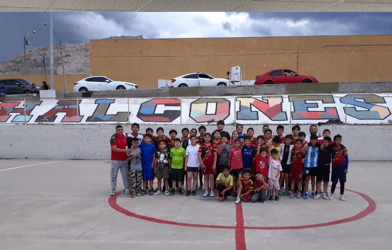 ENTRENA CON EL EQUIPO HALCONES DE LA ROSARIO EL REGIDOR ADAN GALICIA  