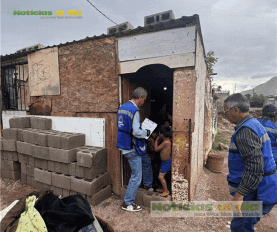 CONTINÚA MUNICIPIO CON ENTREGAS DE DESPENSAS, COSTALES CON ARENA Y HULES A FAMILIAS AFECTADAS POR LLUVIAS*