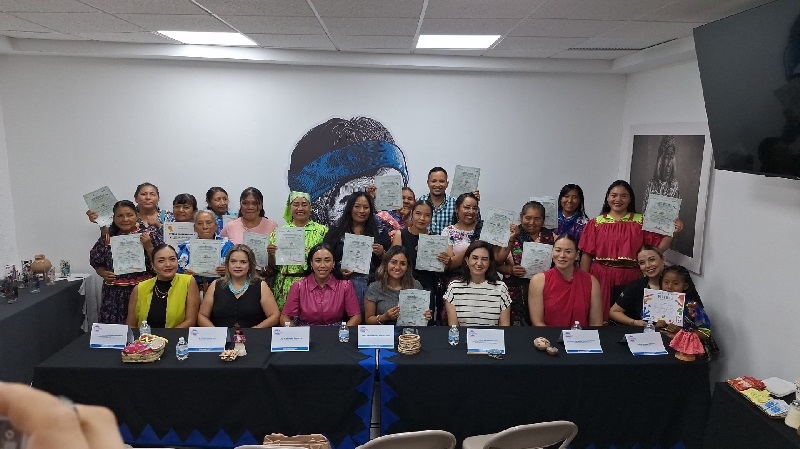GRADÚAN ARTESANOS DE COMUNIDADES INDÍGENAS EN CURSO DE CERTIFICACIÓN ACADÉMICA: REG. JONI BARAJAS
