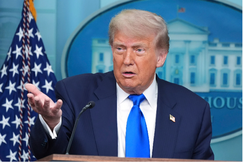 REAFIRMA TRUMP QUE EE. UU. “DESTRUYÓ POR COMPLETO” LAS INSTALACIONES NUCLEARES DE IRÁN