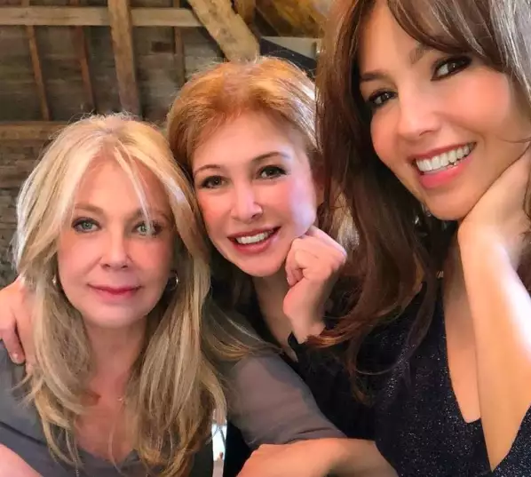 THALÍA CELEBRA A SU HERMANA ERNESTINA SODI EN EL QUE SERÍA SU CUMPLEAÑOS 65