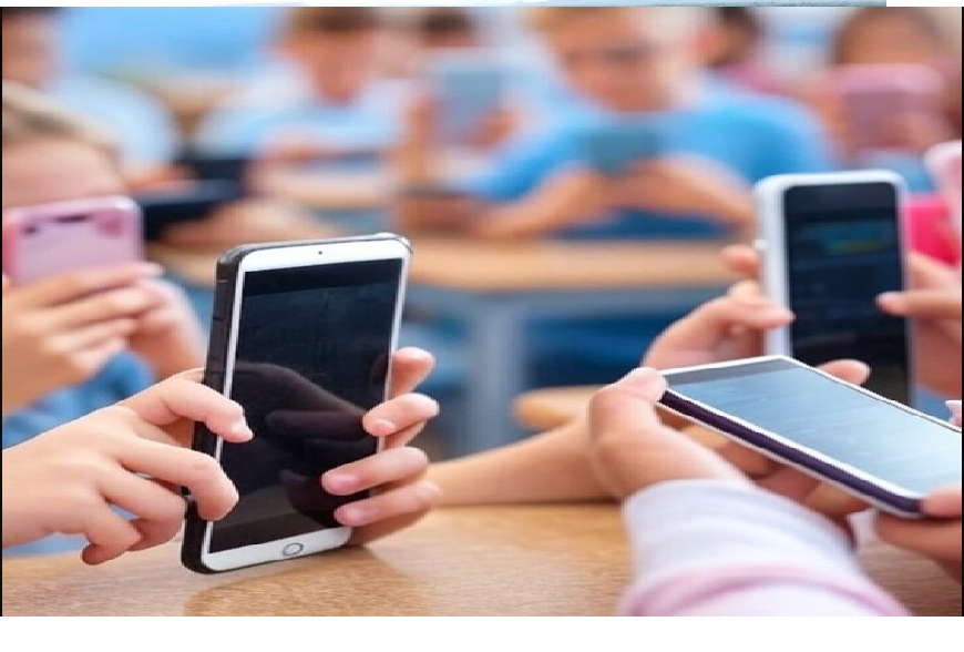 TEXAS APLICARÁ NUEVAS RESTRICCIONES AL USO DE CELULARES EL PRÓXIMO CICLO ESCOLAR