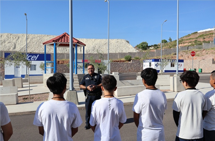 NIÑAS, NIÑOS Y ADOLESCENTES SE CONVIERTEN EN CADETE POR UN DÍA EN LAS INSTALACIONES DEL ISSCUU