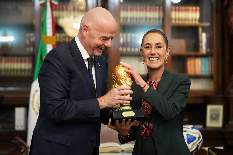 SHEINBAUM REVELÓ DETALLES SOBRE SU ENCUENTRO CON EL PRESIDENTE DE LA FIFA, GIANNI INFANTINO, EN PALACIO NACIONAL