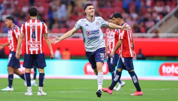 CRUZ AZUL DERROTA A CHIVAS  1-2
