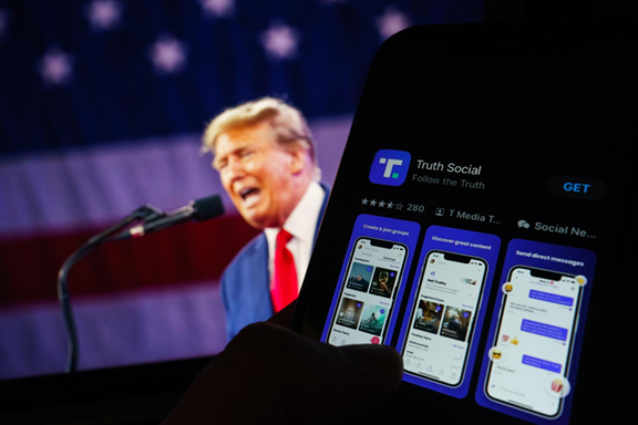 TRUMP REAPARECIÓ CON MÁS 40 PUBLICACIONES EN SU RED TRUTH SOCIAL, LUEGO DE ESPECULACIONES SOBRE SU ESTADO DE SALUD.
