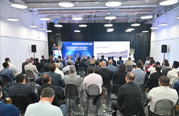 EXPONE MUNICIPIO VENTAJAS DE LA CIUDAD PARA INVERSIÓN EN INDUSTRIA AEROESPACIAL EN SESIÓN FEMIA
