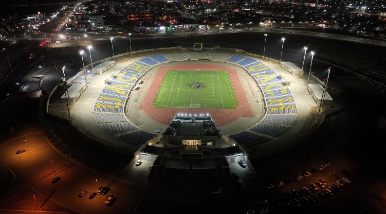 SE ENCIENDEN LAS NUEVAS LUMINARIAS DEL ESTADIO OLÍMPICO UNIVERSITARIO
