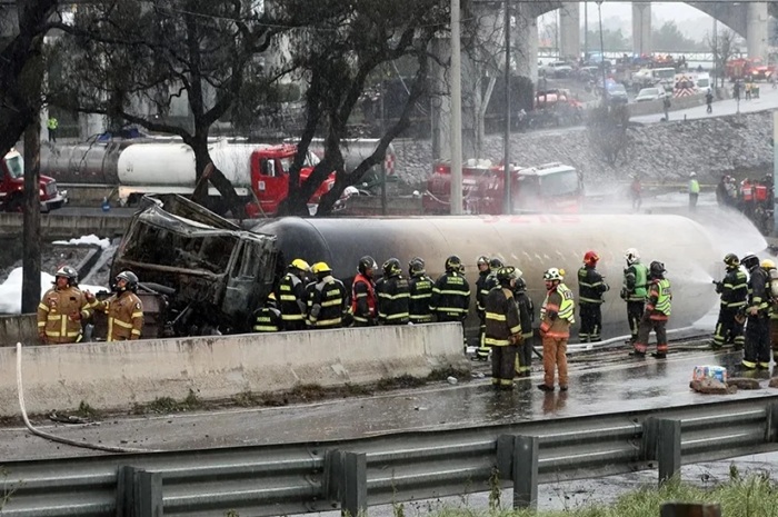 YA SON 20 EL NÚMERO DE MUERTOS POR EXPLOSIÓN DE CAMIÓN DE GAS EN CDMX