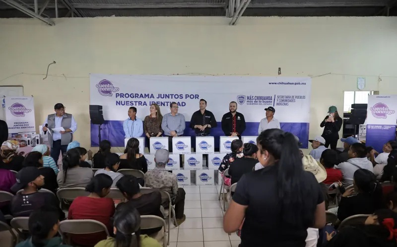 ENTREGA GOBIERNO DEL ESTADO DE PAQUETES ALIMENTICIOS EN COMUNIDADES INDÍGENAS URBANAS EN PARRAL