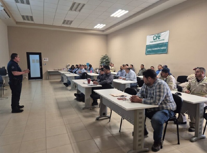 DIRECCIÓN DE VIALIDAD IMPARTE PLÁTICA SOBRE UNA CONDUCCIÓN SEGURA Y EL ARTE DE EVITAR ACCIDENTES A PERSONAL DE LA CFE EN CAMARGO