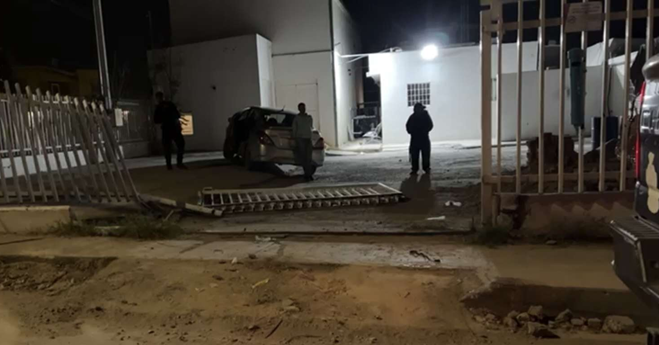 CONDUCTOR EBRIO SE IMPACTA CONTRA CENTRO DE SALUD EN LA COLONIA GALEANA