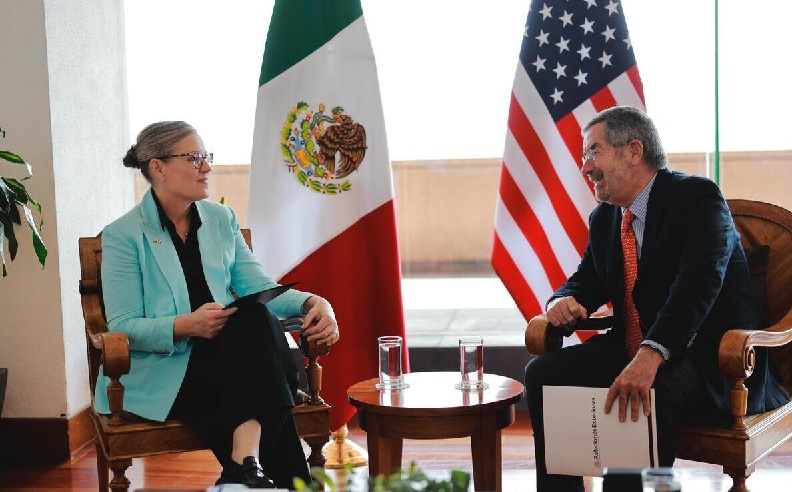 KATIE HOBBS Y EL CANCILLER DE LA FUENTE DESTACARON LA ESTRECHA RELACIÓN QUE MANTIENEN MÉXICO Y ARIZONA