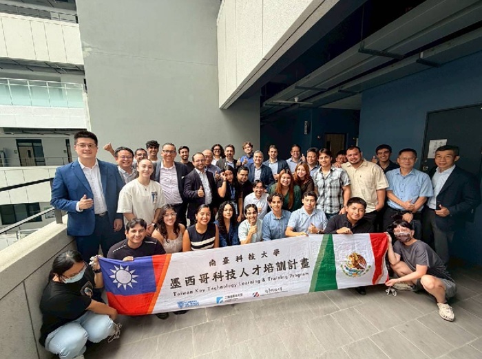 RECONOCEN EN TAIWÁN AL TALENTO CHIHUAHUENSE