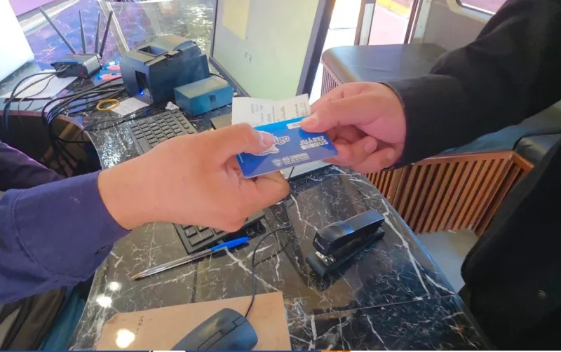 PERSONAL DEL CAM MÓVIL DEL JUÁREZBUS ATENDERÁ A USUARIOS EN LA ESTACIÓN RAMÓN CORONA