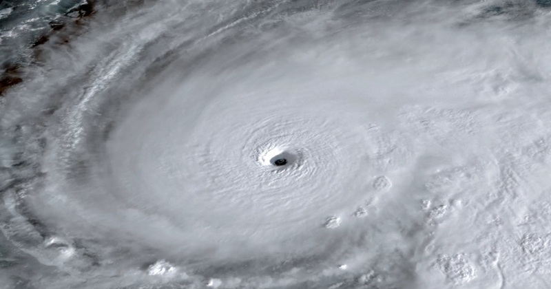 LA PEOR TORMENTA DEL SIGLO HURACÁN MELISSA LLEGA A JAMAICA