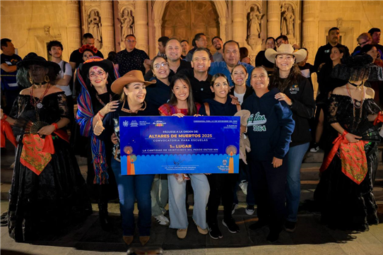 PREMIA ALCALDE MARCO BONILLA A ESCUELAS GANADORAS DEL CONCURSO DE ALTARES DE MUERTO
