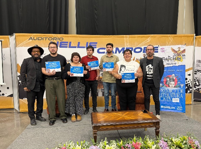 CONDECORA GOBIERNO DEL ESTADO A GANADORES DE LOS PREMIOS ESTATALES DE LITERATURA JOVEN 2025