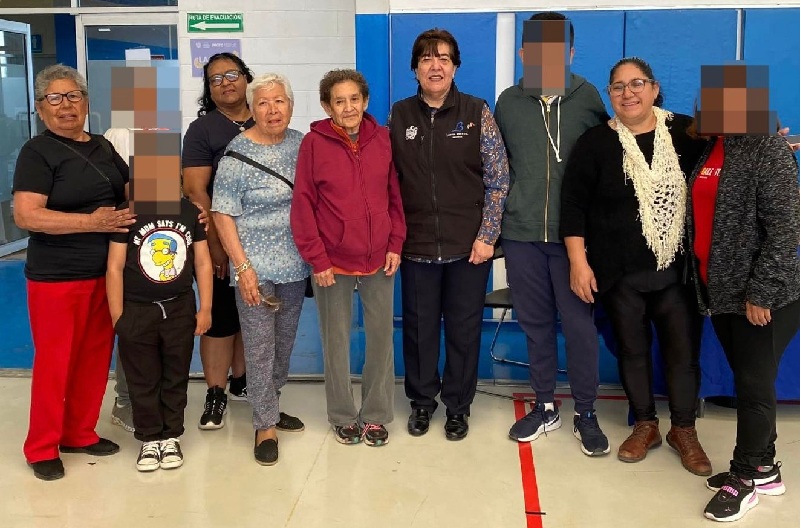 LUPITA BORRUEL ACOMPAÑA A JÓVENES DE LA COMUNIDAD TERAPÉUTICA LIBRES POR AMOR EN EL TORNEO DE MUAY THAI 2025