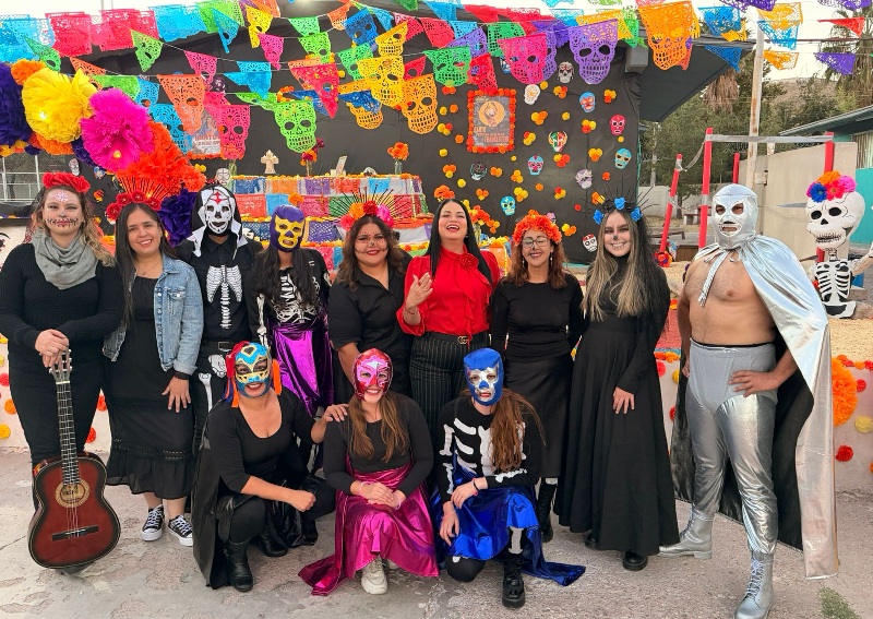 RECONOCE REGIDORA DE EDUCACIÓN LABOR INCLUSIVA DE LA PRIMARIA “24 DE FEBRERO” POR IMPLEMENTAR LENGUAJE DE SEÑAS