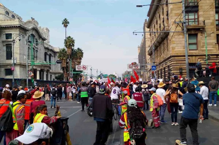 “GENERACIÓN Z” MARCHAN EN CDMX; REALIZAN MITIN EN HEMICICLO A JUÁREZ