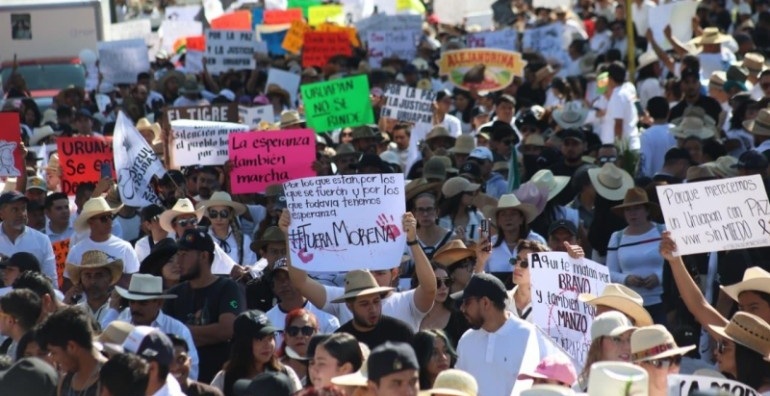EXIGEN PAZ EN URUAPAN Y JUSTICIA PARA EL ALCALDE CARLOS MANZO