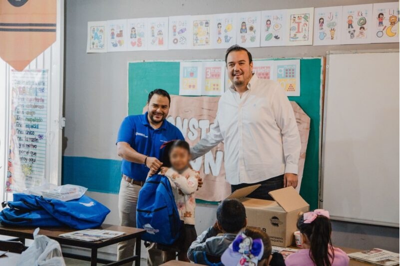 GOBIERNO MUNICIPAL Y ESTATAL UNIDOS POR LA EDUCACIÓN: ENTREGA DE ÚTILES ESCOLARES EN LA PRIMARIA HÉCTOR DE LA GARZA