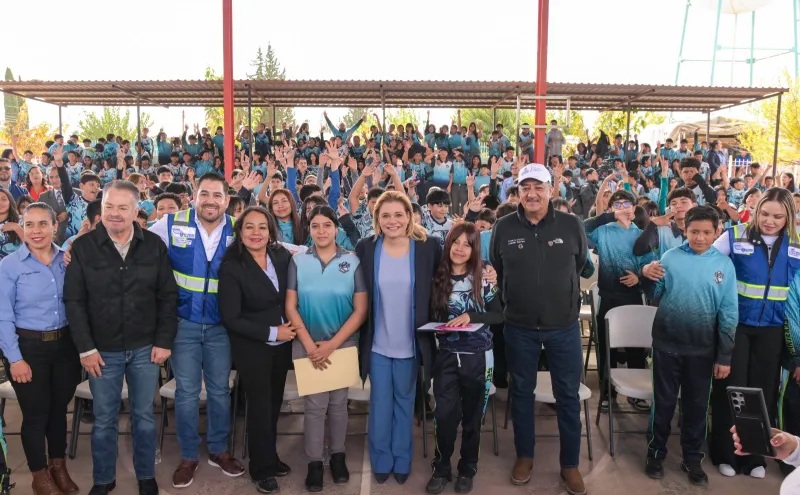 MARU CAMPOS PRESIDE ENTREGA DE MOBILIARIO Y EQUIPO PARA 36 ESCUELAS DE LA REGIÓN NOROESTE DEL ESTADO