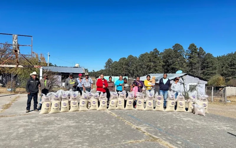 DISTRIBUYE GOBIERNO DEL ESTADO 7.2 TONELADAS DE APOYO ALIMENTARIO EN BALLEZA