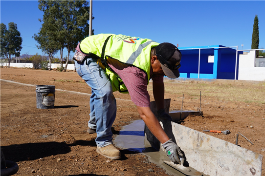 AVANZA MUNICIPIO CON LA REHABILITACIÓN DEL ESTADIO DE BÉISBOL EN EJIDO OCAMPO EN BENEFICIO DE DEPORTISTAS DE LA COMUNIDAD