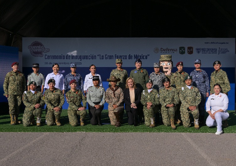 MARU CAMPOS ACUDE COMO INVITADA DE HONOR A LA INAUGURACIÓN DE LA EXPOSICIÓN MILITAR “LA GRAN FUERZA DE MÉXICO”