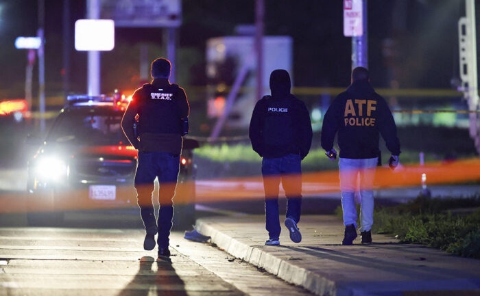 CUATRO MUERTOS Y DIEZ HERIDOS EN CALIFORNIA DEJA TIROTEO EN FIESTA INFANTIL EN CALIFORNIA