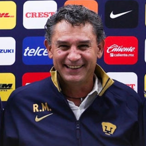 ROBERTO MEDINA  NUEVO DT DE PUMAS
