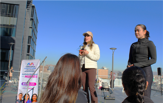 REALIZA GOBIERNO MUNICIPAL CLASE DE YOGA CON CAUSA EN APOYO A MUJERES EN SITUACIÓN DE VIOLENCIA