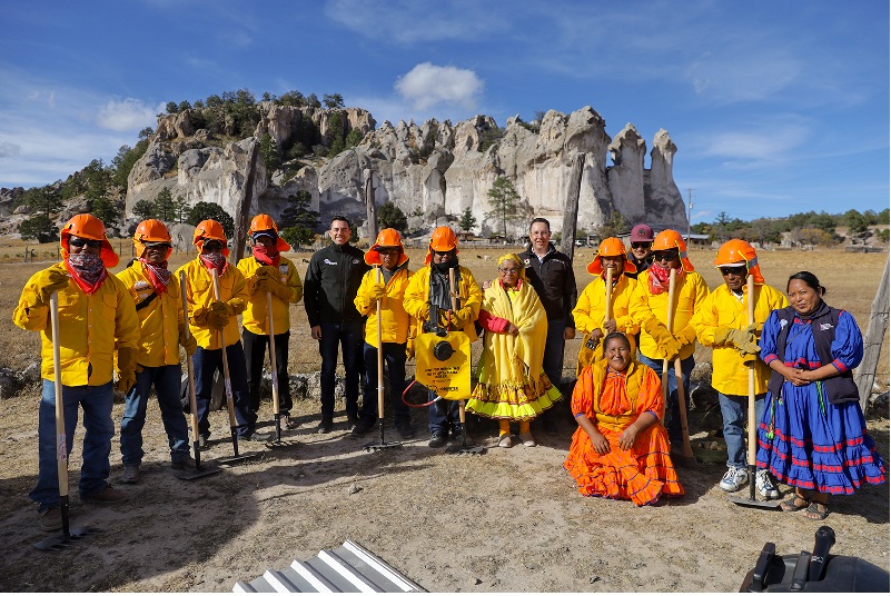 ENTREGA ESTADO 5 TONELADAS DE MAÍZ Y FRIJOL EN GUACHOCHI
