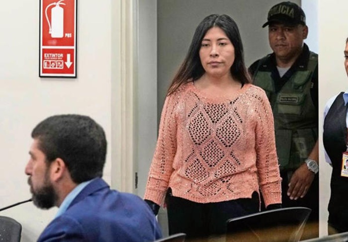 BETTSY CHÁVEZ, EXPRIMERA MINISTRA PERUANA, ACTUALMENTE ESTÁ ASILADA EN LA RESIDENCIA DIPLOMÁTICA MEXICANA EN LIMA. 