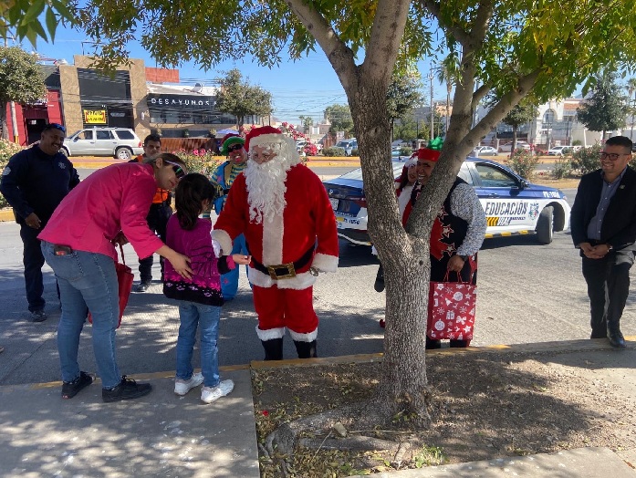 REALIZA SSPE CAMPAÑA DE CONCIENTIZACIÓN VIAL CON TEMÁTICA NAVIDEÑA EN CHIHUAHUA CAPITAL
