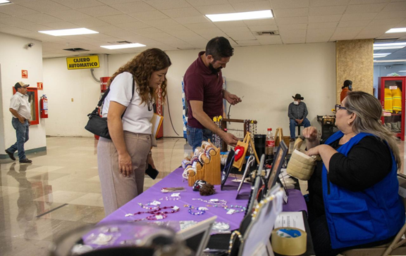 CONCLUYEN EXPOSICIONES Y VENTA DE PRODUCTOS DE LA ESCUELA DE ARTES Y OFICIOS