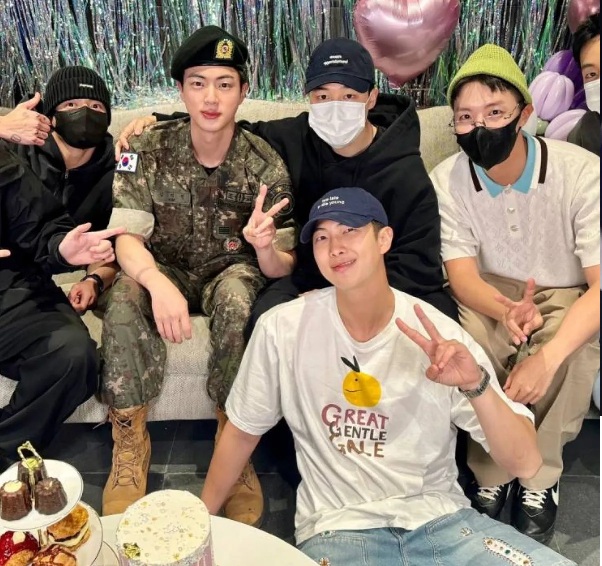 BTS REGRESARÁ A LOS ESCENARIOS MUNDIALES DESPUÉS DE QUE TODOS SUS INTEGRANTES CONCLUYERAN SU SERVICIO MILITAR