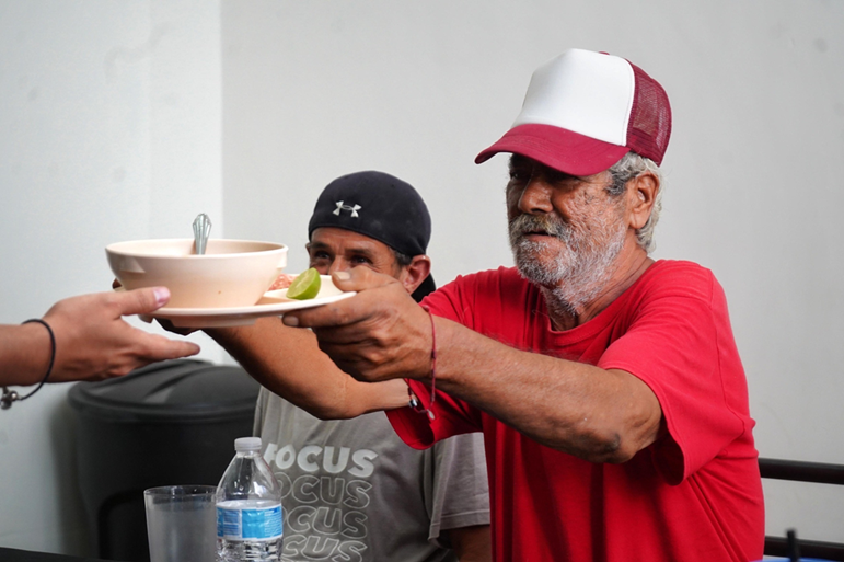 INVITA ESTADO A ACUDIR A COMEDORES COMUNITARIOS DE NUTRICHIHUAHUA ANTE BAJAS TEMPERATURAS