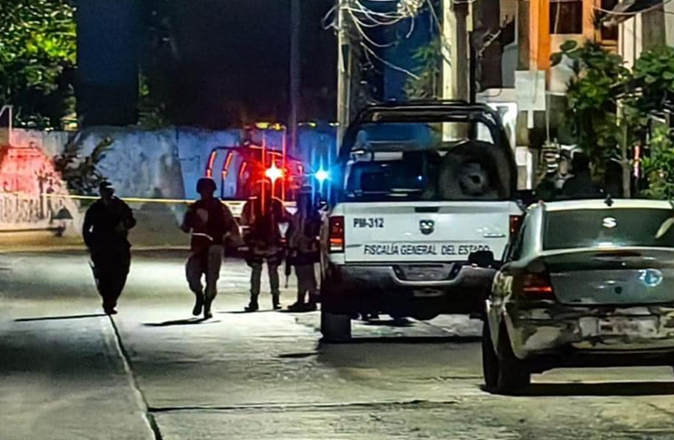 ABANDONAN RESTOS HUMANOS EMBOLSADOS EN ACAPULCO DIAMANTE