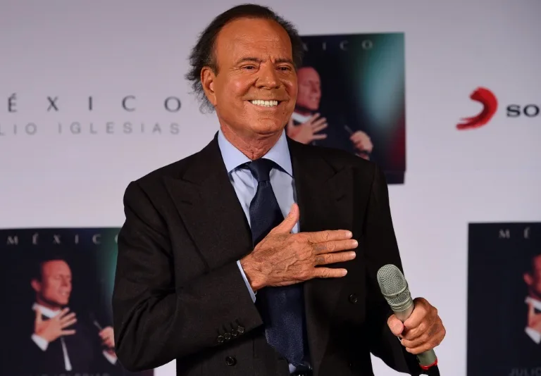 LA DEFENSA DE JULIO IGLESIAS CONSIDERA QUE LA DENUNCIA POR ABUSO DEBIÓ INTERPONERSE EN REPÚBLICA DOMINICANA Y NO EN ESPAÑA