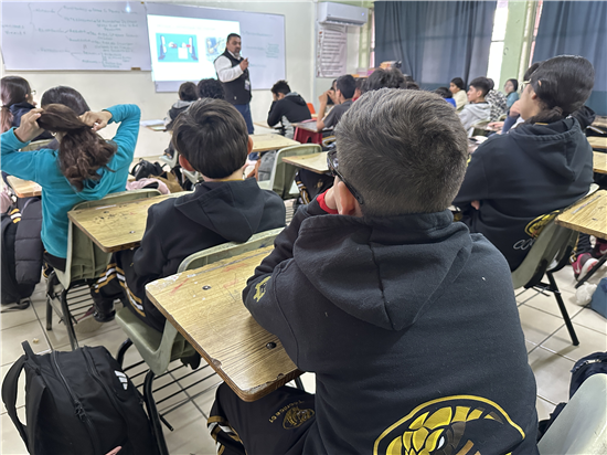 LLEVA MUNICIPIO PLATICAS PREVENTIVAS DE SEGURIDAD PÚBLICA A ZONA ORIENTE