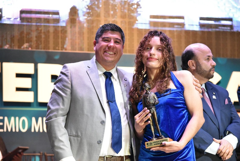 REGIDOR ADÁN GALICIA RECONOCE EL ESFUERZO DE LA ADMINISTRACIÓN MUNICIPAL POR APOYAR EL DEPORTE EN PREMIO TEPORACA 2025